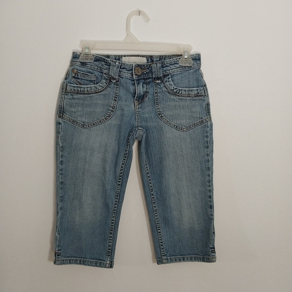 Women's Aeropostale Cropped Jeans Size 1/2 Denim - Picture 1 of 7